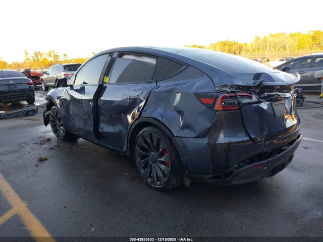 2023 TESLA MODEL Y 7SAYGDEF3PF785339 Photo 2