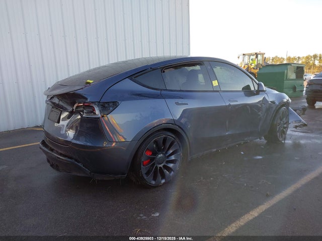 2023 TESLA MODEL Y 7SAYGDEF3PF785339 Photo 3