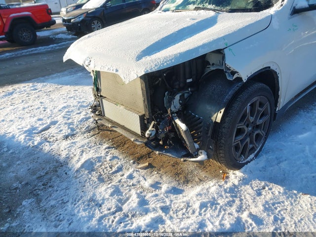 2024 BMW X1 WBX73EF03R5Y69947 Photo 5