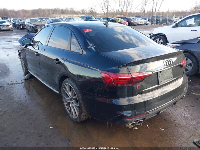 2021 AUDI S4 WAUB4AF4XMA064797 Photo 2