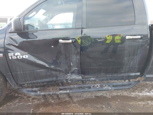 43925579 :رقم المزاد ، 1C6RR7TT2HS787407 vin ، 2017 Ram 1500 Slt  4x4 6'4 Box مزاد بيع