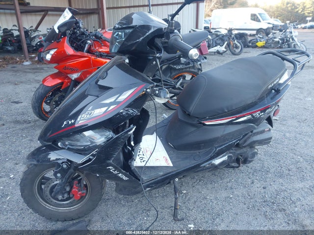 Tztc Scooter 2025 HZ2TBCNF2S1012574 Image 2
