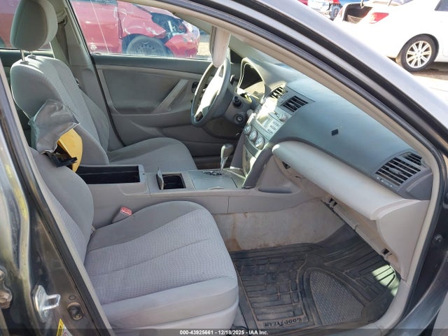 43925661 :رقم المزاد ، 4T1BF3EK1BU228339 vin ، 2011 Toyota Camry Le مزاد بيع