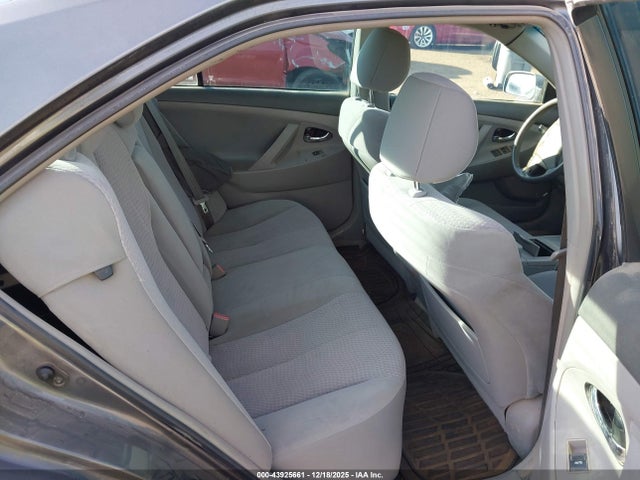 43925661 :رقم المزاد ، 4T1BF3EK1BU228339 vin ، 2011 Toyota Camry Le مزاد بيع