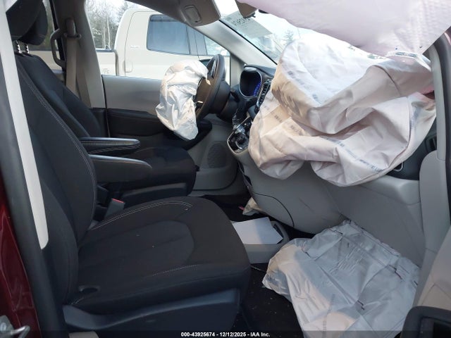 2023 CHRYSLER VOYAGER 2C4RC1CG1PR613581 Photo 4