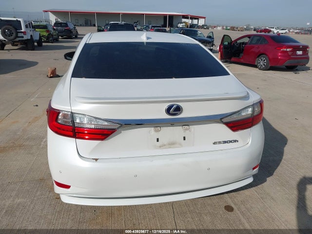 Lexus ES 300H 2017 JTHBW1GG2H2154420 Image 16