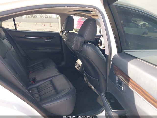 JTHBW1GG2H2154420 Lexus ES 300H