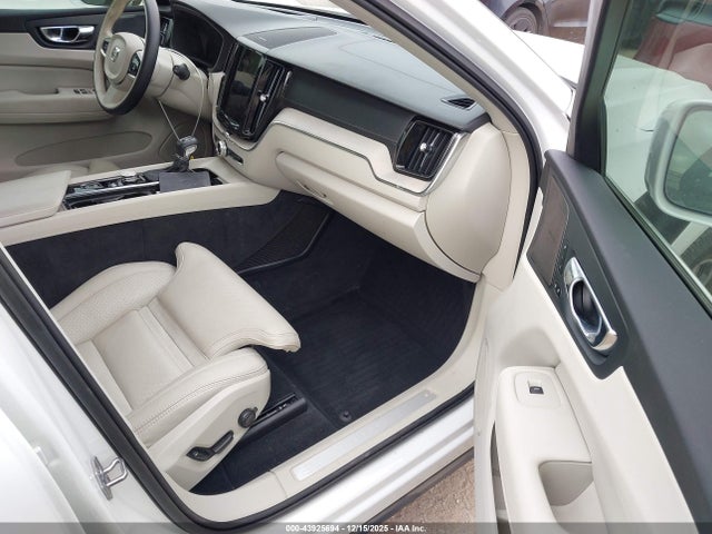 2021 VOLVO XC60 YV4A22RL8M1721753 Photo 4