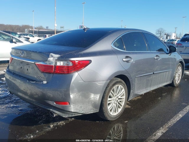 Продажа на аукционе авто 2013 Lexus Es 350, vin: JTHBK1GG8D2068227, номер лота: 43925795
