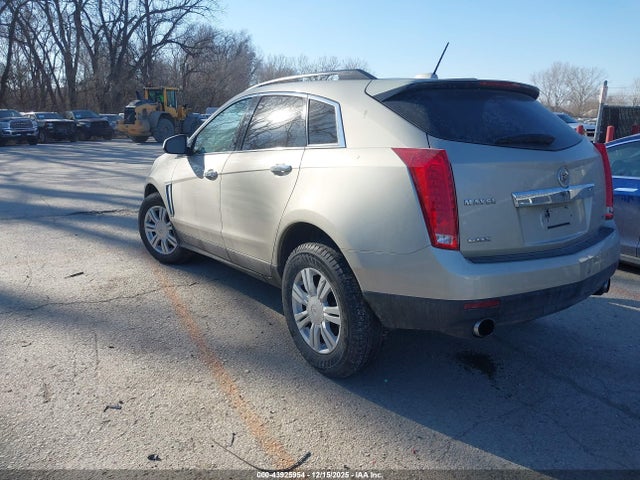 2016 CADILLAC SRX 3GYFNAE33GS569684 Photo 2