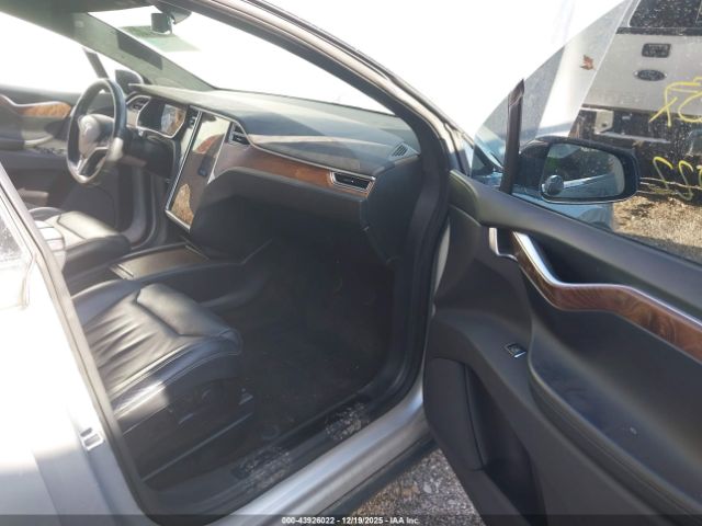 2016 TESLA MODEL X 5YJXCBE2XGF017668 Photo 4