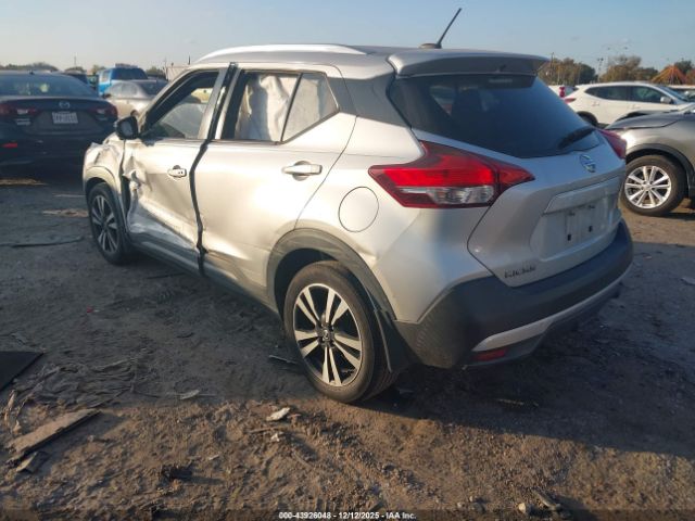 2019 NISSAN KICKS 3N1CP5CU1KL543130 Photo 2