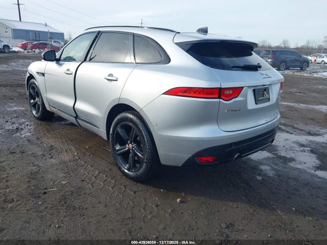 2017 JAGUAR F-PACE SADCL2BV9HA499755 Photo 2