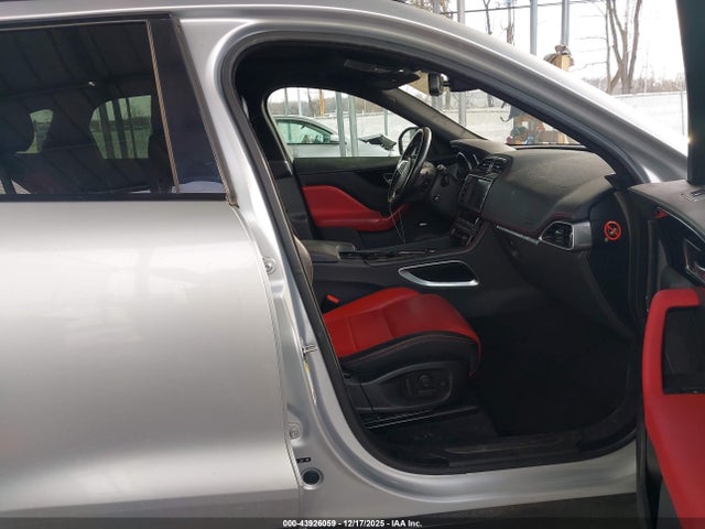 2017 JAGUAR F-PACE SADCL2BV9HA499755 Photo 4