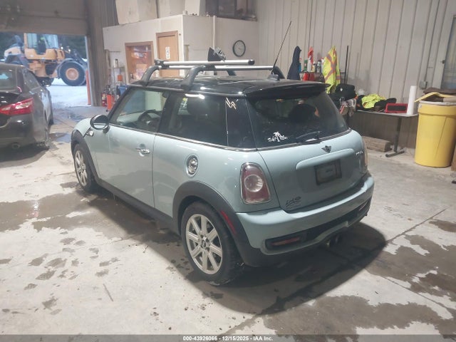 2012 MINI COOPER S WMWSV3C57CT386841 Photo 2