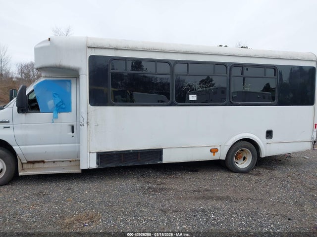 43926205 :رقم المزاد ، 1FDFE4FL3ADA34797 vin ، 2010 Ford E-450 Cutaway مزاد بيع