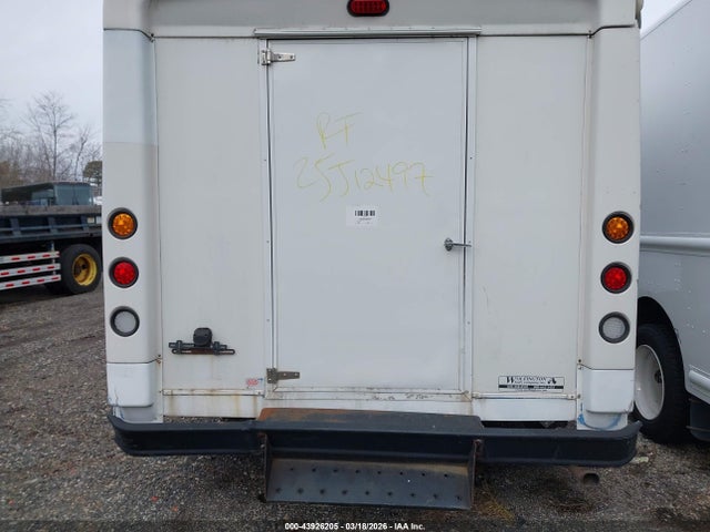 43926205 :رقم المزاد ، 1FDFE4FL3ADA34797 vin ، 2010 Ford E-450 Cutaway مزاد بيع