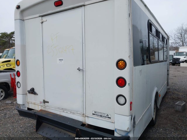43926205 :رقم المزاد ، 1FDFE4FL3ADA34797 vin ، 2010 Ford E-450 Cutaway مزاد بيع