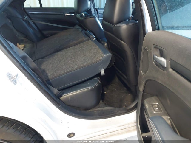 Продажа на аукционе авто 2015 Chrysler 300, vin: 2C3CCABG9FH772946, номер лота: 43926283