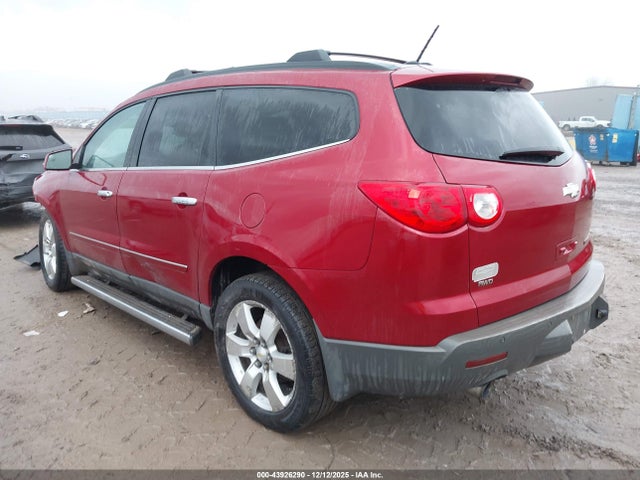 2012 CHEVROLET TRAVERSE 1GNKVLED4CJ165076 Photo 2