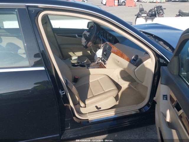 Aukcja sprzedaży 2013 Mercedes-benz C 250 Sport, vin: WDDGF4HB7DR269453, numer aukcji: 43926339