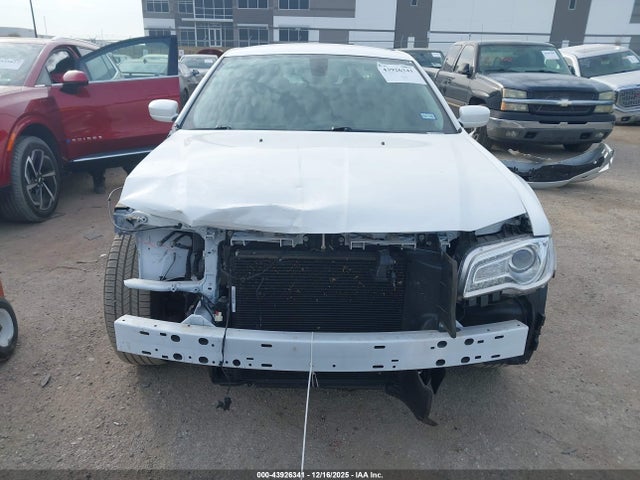 Продажа на аукционе авто 2023 Chrysler 300 Touring, vin: 2C3CCAAG3PH707562, номер лота: 43926341