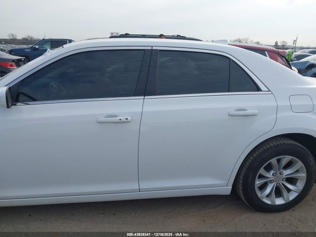 Продажа на аукционе авто 2023 Chrysler 300 Touring, vin: 2C3CCAAG3PH707562, номер лота: 43926341