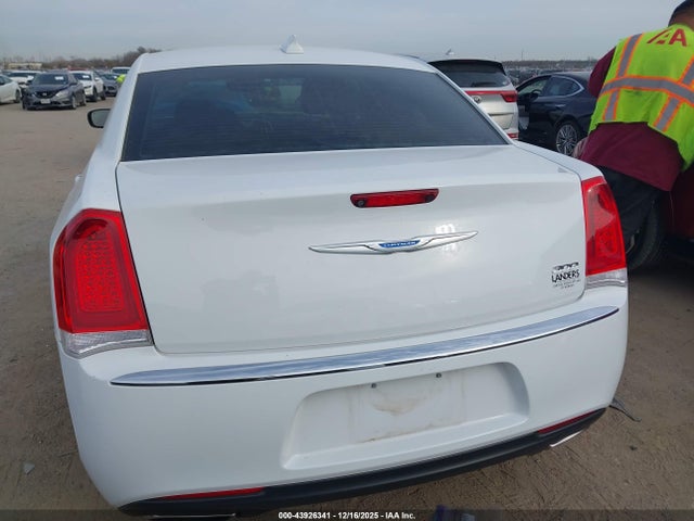 Продажа на аукционе авто 2023 Chrysler 300 Touring, vin: 2C3CCAAG3PH707562, номер лота: 43926341