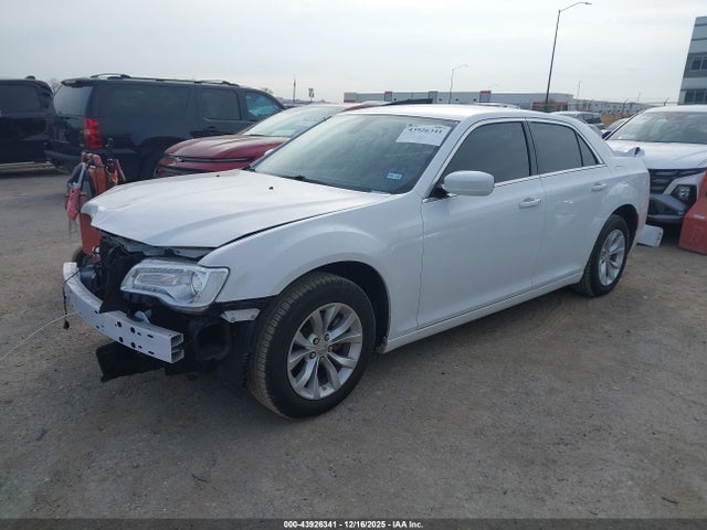 Продажа на аукционе авто 2023 Chrysler 300 Touring, vin: 2C3CCAAG3PH707562, номер лота: 43926341