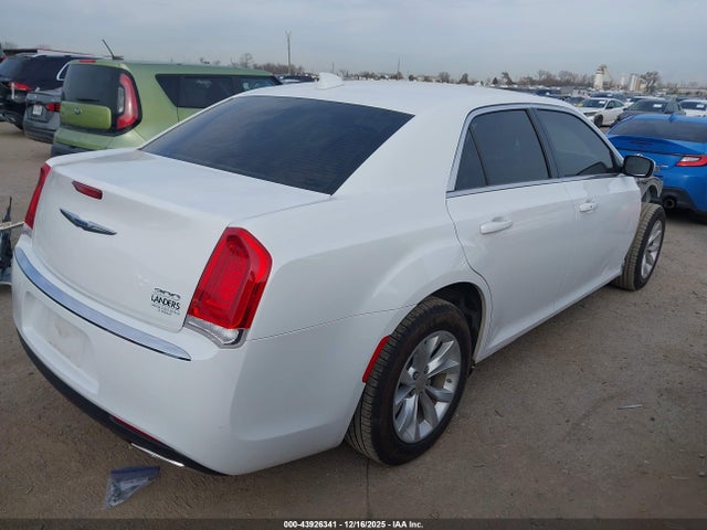 Продажа на аукционе авто 2023 Chrysler 300 Touring, vin: 2C3CCAAG3PH707562, номер лота: 43926341