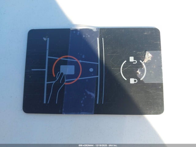 2024 TESLA MODEL Y 7SAYGAEE9RF212793 Photo 10