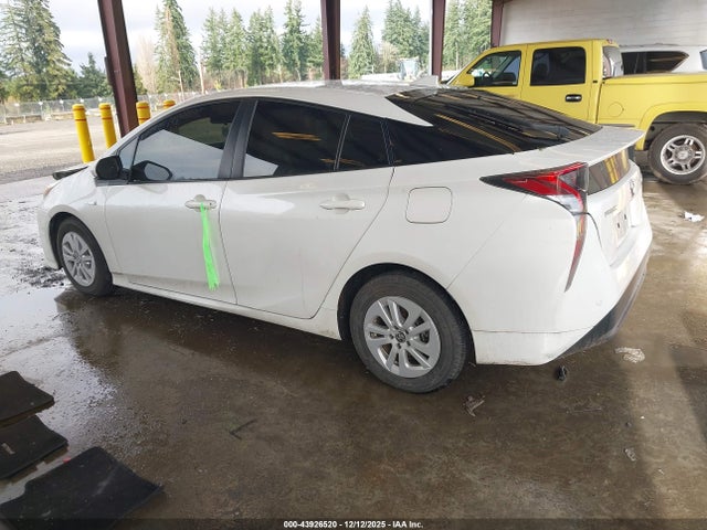 2018 TOYOTA PRIUS JTDKBRFU3J3072358 Photo 2