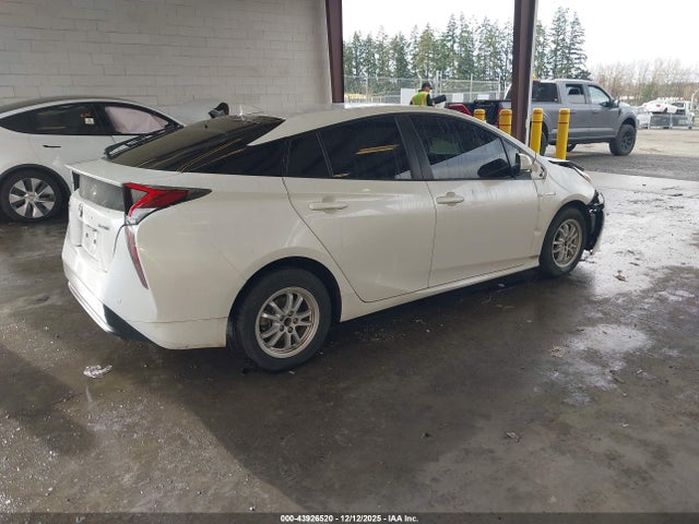 2018 TOYOTA PRIUS JTDKBRFU3J3072358 Photo 3