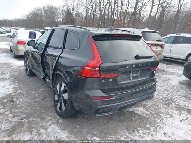 2024 VOLVO XC60 RECHARGE PLUG-IN HYBRID YV4H60DL3R1924216 Photo 2