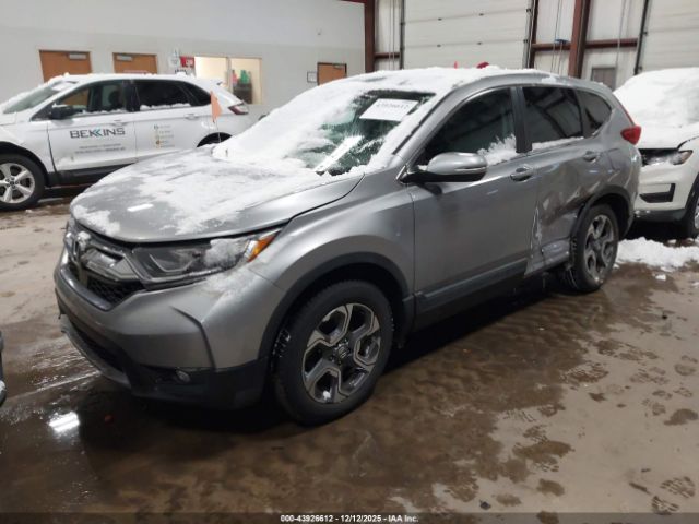 2018 HONDA CR-V 7FARW2H56JE028619 Photo 1