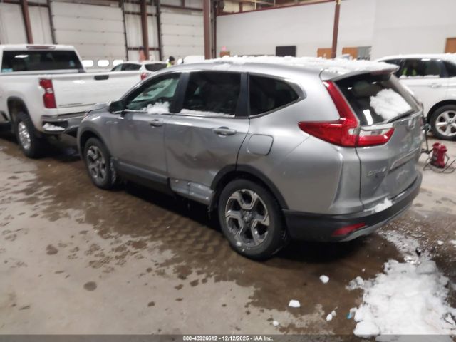 2018 HONDA CR-V 7FARW2H56JE028619 Photo 2