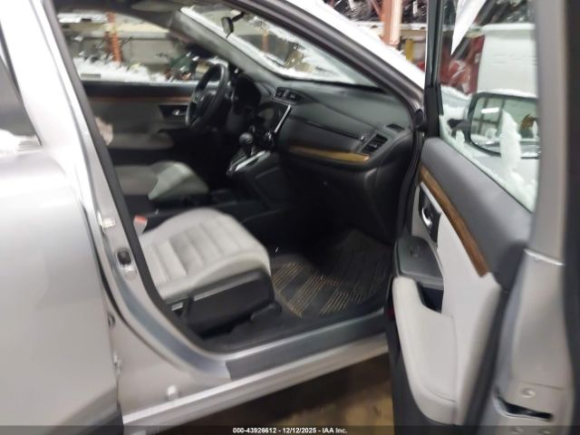 2018 HONDA CR-V 7FARW2H56JE028619 Photo 4