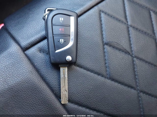 2T3G1RFV3RC467829 Toyota RAV4 LE