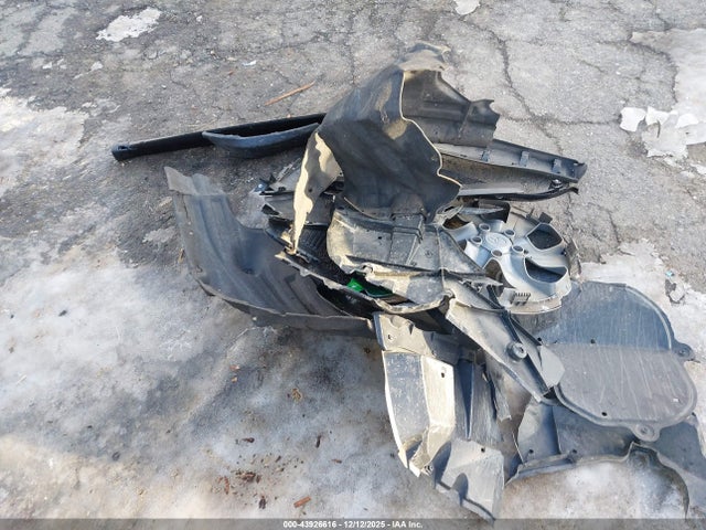 2T3G1RFV3RC467829 Toyota RAV4 LE