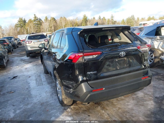 2T3G1RFV3RC467829 Toyota RAV4 LE