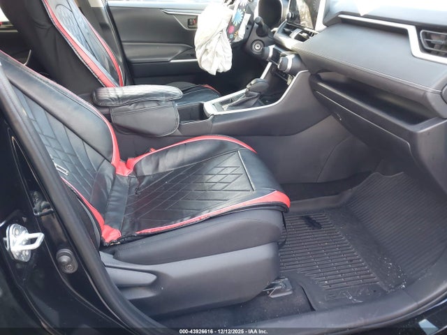2T3G1RFV3RC467829 Toyota RAV4 LE
