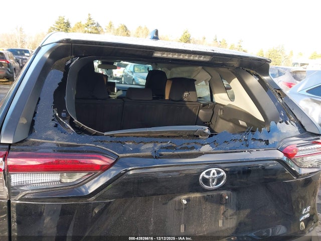 2T3G1RFV3RC467829 Toyota RAV4 LE