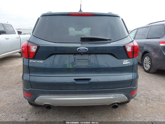 43926669 :رقم المزاد ، 1FMCU9HDXKUC32335 vin ، 2019 Ford Escape Sel مزاد بيع