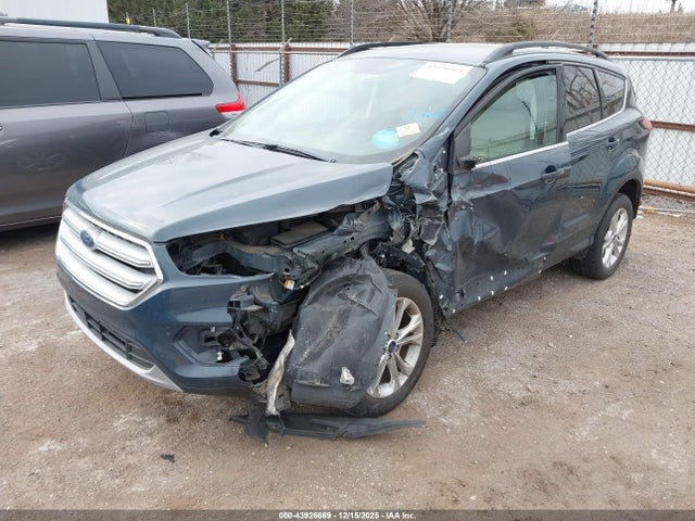 43926669 :رقم المزاد ، 1FMCU9HDXKUC32335 vin ، 2019 Ford Escape Sel مزاد بيع