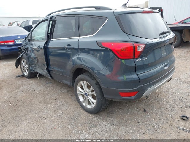 43926669 :رقم المزاد ، 1FMCU9HDXKUC32335 vin ، 2019 Ford Escape Sel مزاد بيع