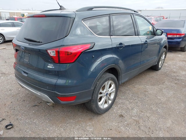 43926669 :رقم المزاد ، 1FMCU9HDXKUC32335 vin ، 2019 Ford Escape Sel مزاد بيع
