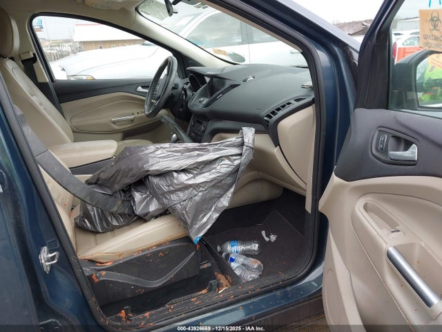 43926669 :رقم المزاد ، 1FMCU9HDXKUC32335 vin ، 2019 Ford Escape Sel مزاد بيع