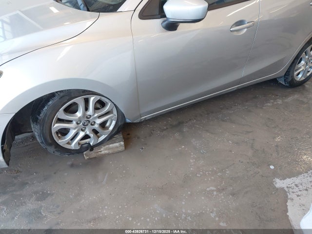 2018 Toyota Yaris Ia მანქანა იყიდება აუქციონზე, vin: 3MYDLBYV3JY319275, აუქციონის ნომერი: 43926731