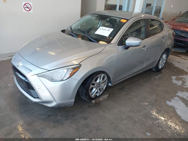 2018 Toyota Yaris Ia მანქანა იყიდება აუქციონზე, vin: 3MYDLBYV3JY319275, აუქციონის ნომერი: 43926731