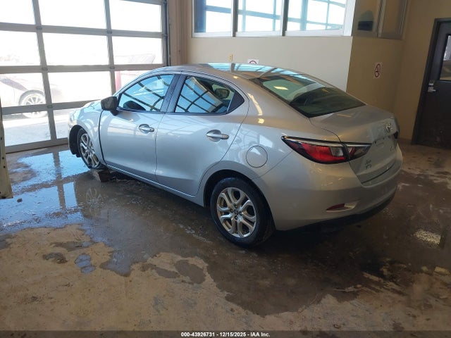 2018 Toyota Yaris Ia მანქანა იყიდება აუქციონზე, vin: 3MYDLBYV3JY319275, აუქციონის ნომერი: 43926731